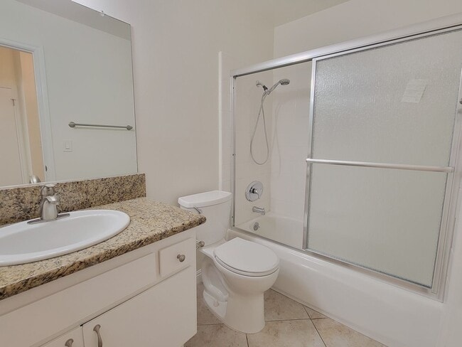 Building Photo - TOWNHOME FOR LEASE: 3 Bed / 2 Bath / 2-car Garage / Laundry hookups / Swimming Pool