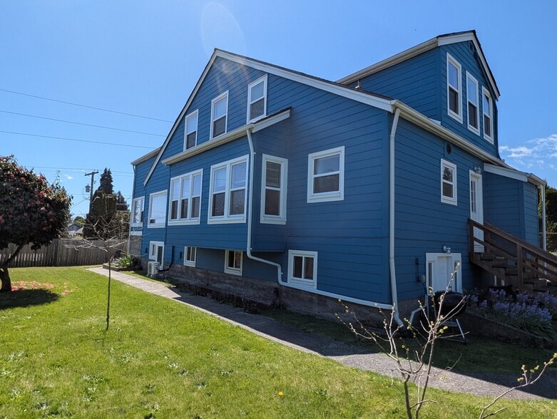 Building Photo - 1208 10th St