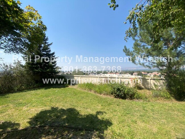 Building Photo - Check out This Stunning 3 Bedroom 2.5 Bath...