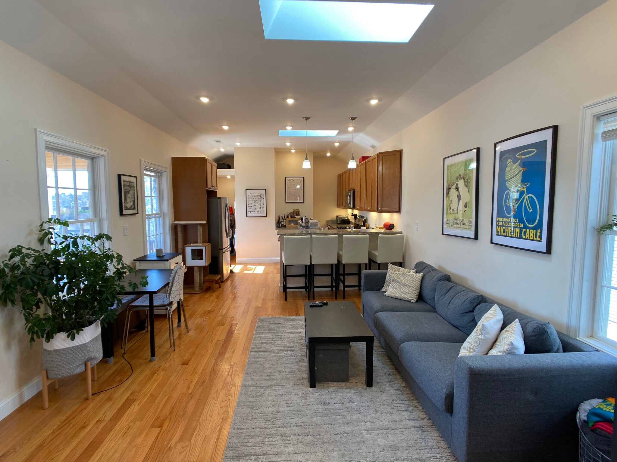 Building Photo - 14 Flint St