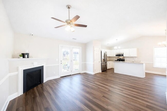 Building Photo - 207 Manitou Way