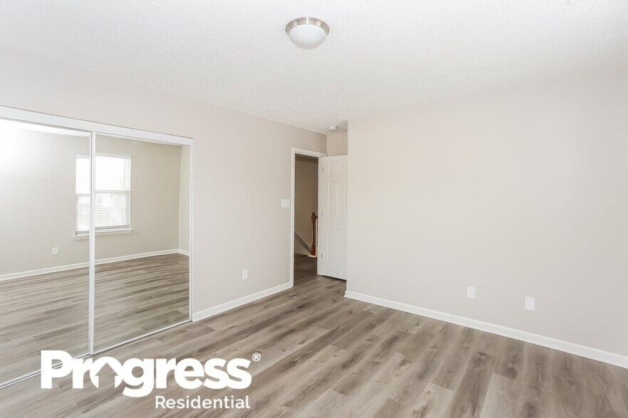 Building Photo - 9925 Aventide Ln