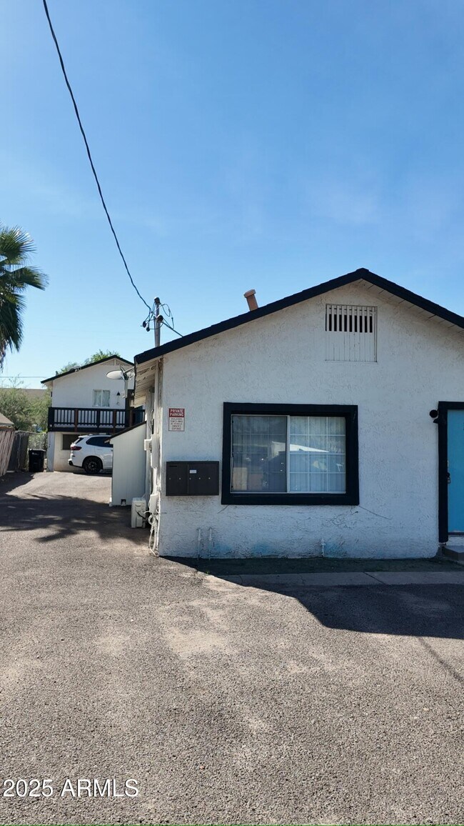 Building Photo - 1429 E Osborn Rd