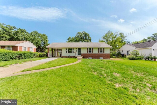 Building Photo - 10914 Woodhaven Dr