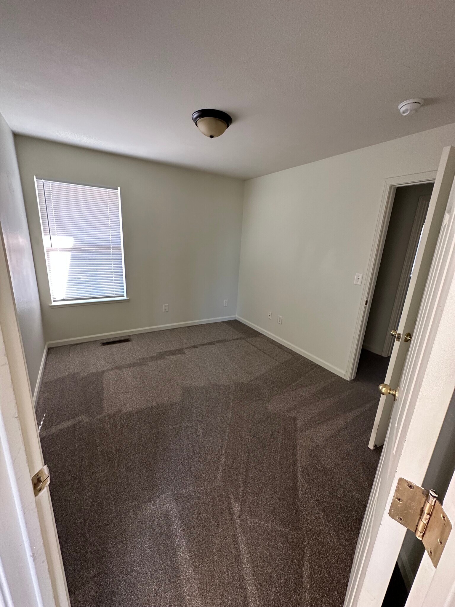 Building Photo - 346 Emigrant Way