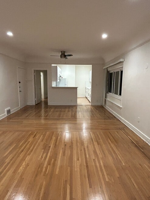 Building Photo - 642 1/2 N Genesee Ave