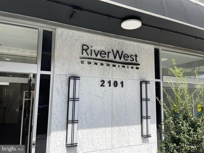 Building Photo - 2101 Chestnut St