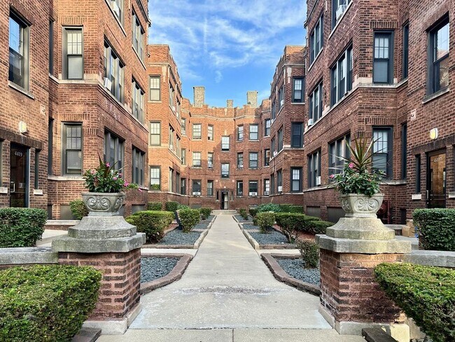 Building Photo - 4420 N Wolcott