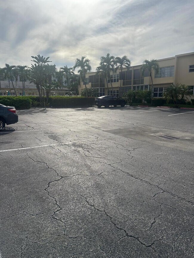 Building Photo - 1350 Atlantic Shores Blvd