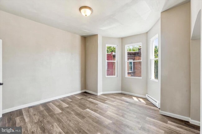 Building Photo - 3114 Custer St