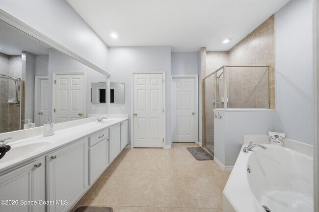 Building Photo - 2039 Tullagee Ave