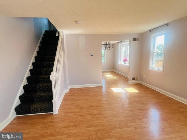 Building Photo - 8364 Kavanagh Rd
