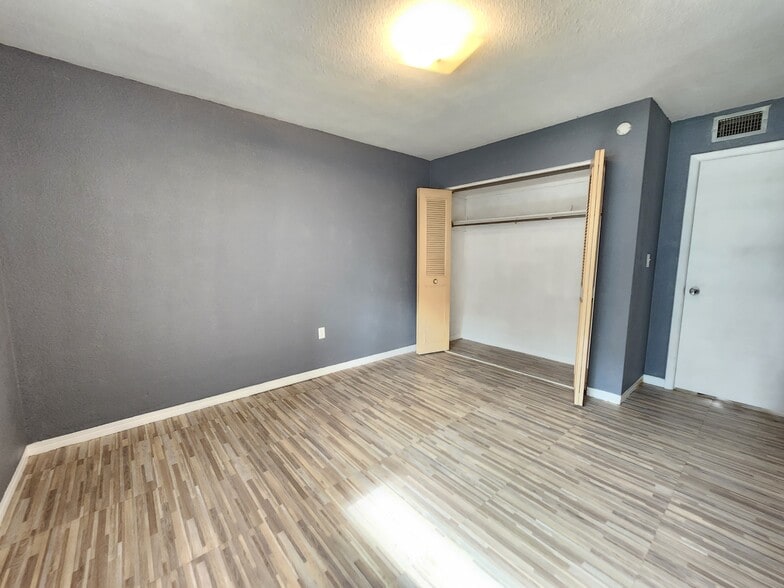 Building Photo - 5155 9th Ave N