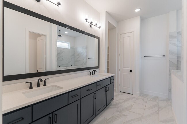 Building Photo - 972 Terlingua Creek Dr
