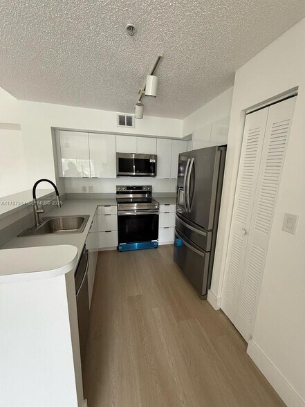 Building Photo - 4320 NW 107th Ave