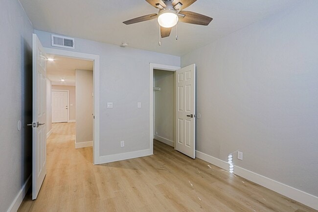 Building Photo - Palo Brea