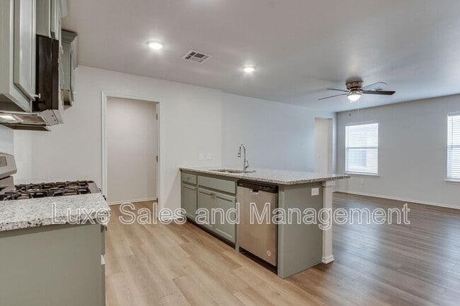 Building Photo - 10809 NW 119th St