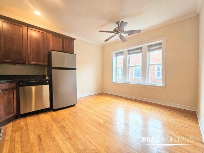 Primary Photo - 1 bedroom in CHICAGO IL 60657