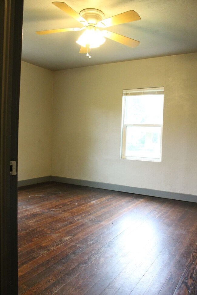 Building Photo - Spacious House for Rent in the Heart of Tu...