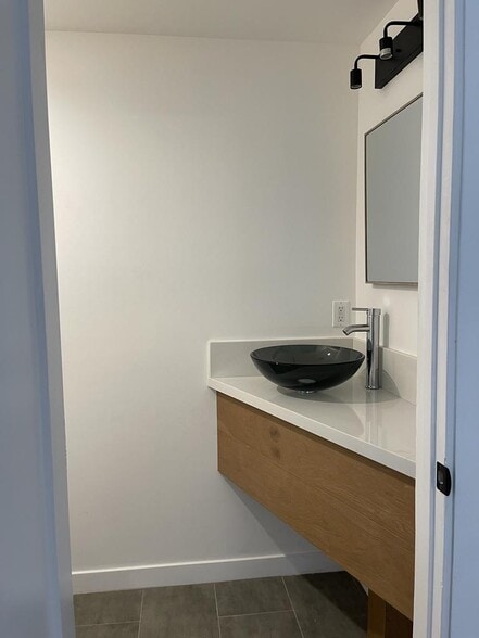 Building Photo - 8104 Paso Robles Ave