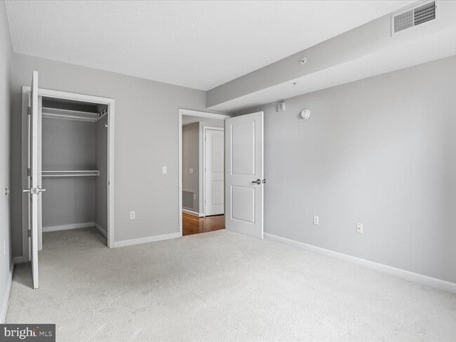 Building Photo - 880 N Pollard St