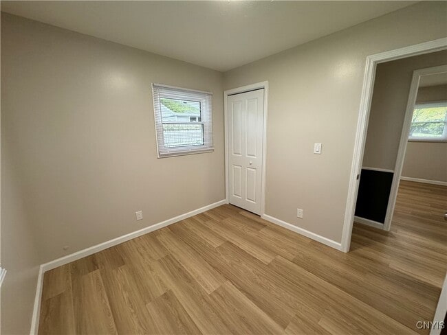 Building Photo - 304 Birchwood Blvd