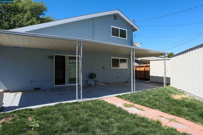 Building Photo - 3330 Claudia Dr