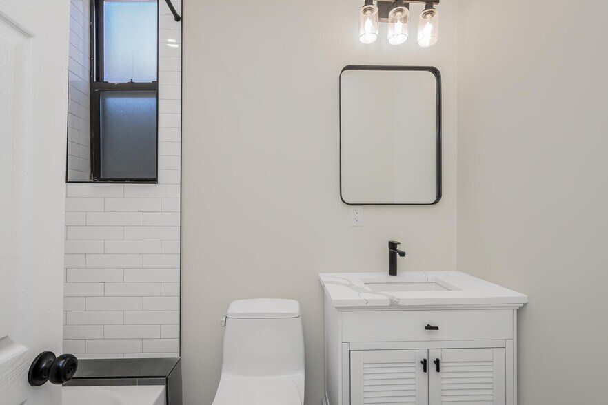 Building Photo - 130 Glover Ave