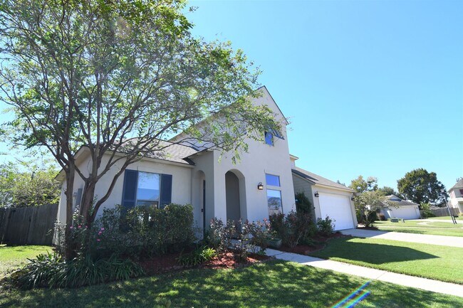 Building Photo - Zachary School District!  Trendy, 3 bedroom, 2.5 bath home in coveted Marshall Bonds Subdv