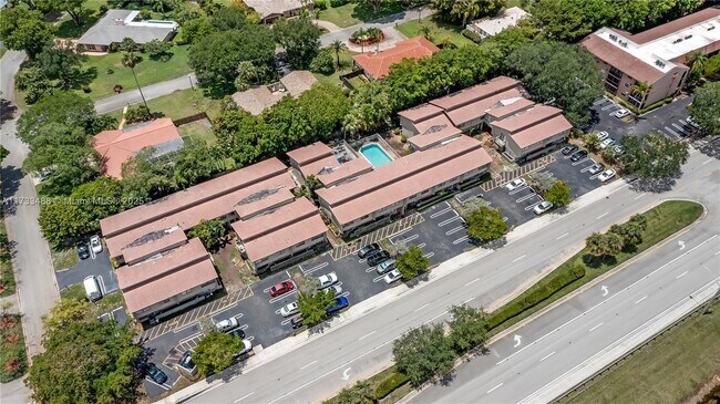 Building Photo - 2530 Coral Springs Dr