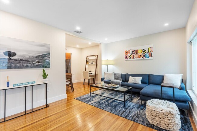 Building Photo - 2102 SW 31st Ave