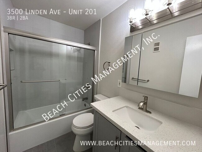Building Photo - 3500 Linden Ave