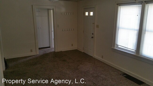 Building Photo - 2 br, 1 bath House - 922 6th St.