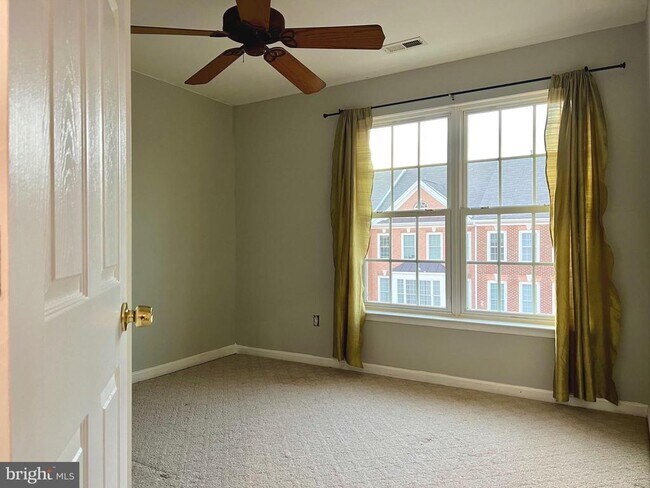 Building Photo - 21831 Ladyslipper Sq