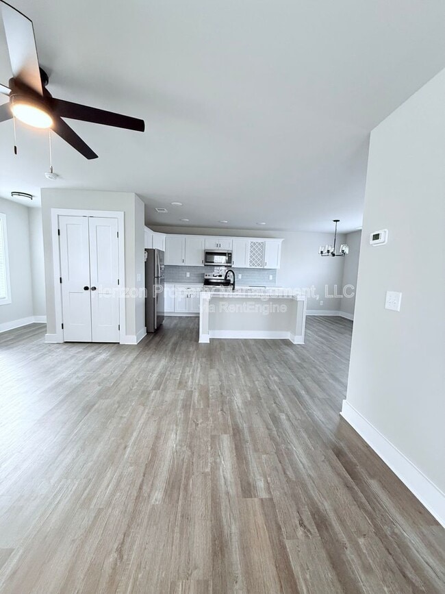 Building Photo - 6560 Bonanza Trail