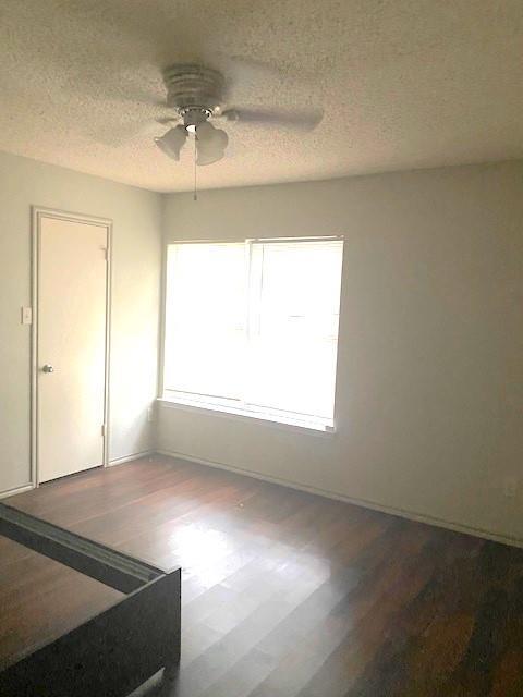 Building Photo - 3613 Meadow Park Dr