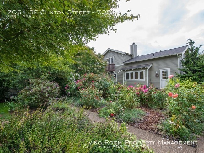 Building Photo - 7051 SE Clinton St