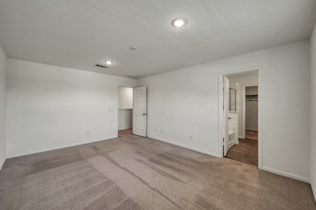 Building Photo - 7314 Madison Cmns Ln