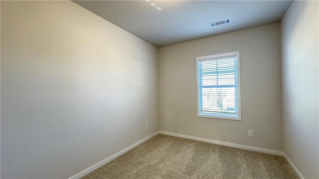 Building Photo - 5401 Bancroft Ln