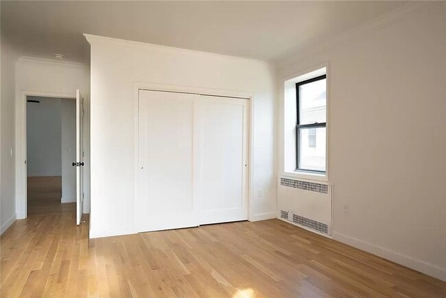 Building Photo - Renovated Spacious 1 Bedroom 1 Bathroom