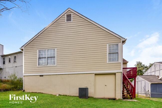 Building Photo - 560 Crestridge Ct