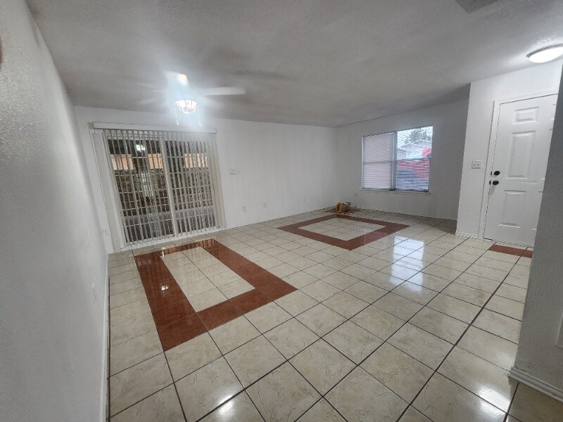 Building Photo - 437 Sunset Hills Dr