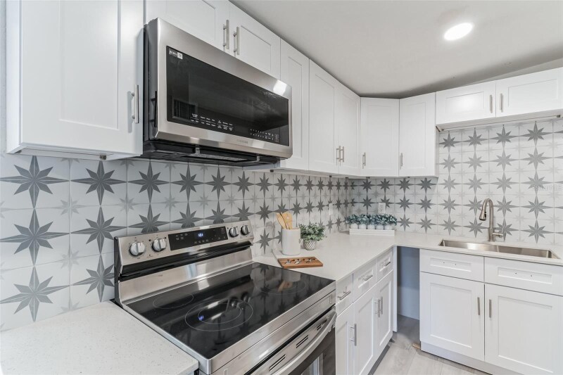 Building Photo - 5210 S 84th St