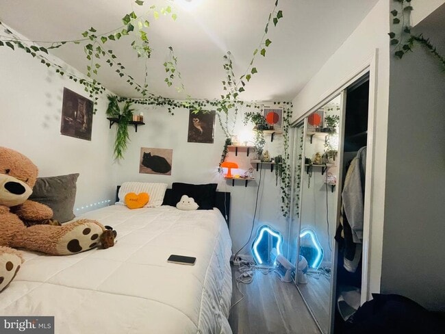 Building Photo - 13200 Cabinwood Dr