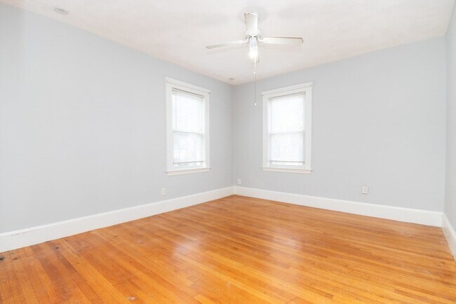 Building Photo - 76 Westglow St