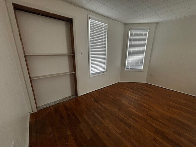 Building Photo - Italian Estates Property Management