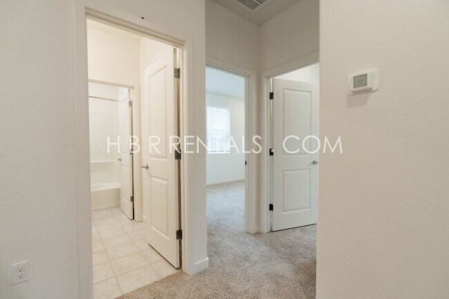 Building Photo - Charming 4-Bed, 3-Bath Home in Lathrop’s T...
