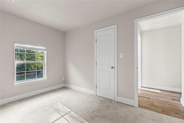 Building Photo - 5517 Greenview Ct