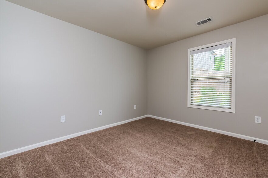 Building Photo - 522 Broughton Dr