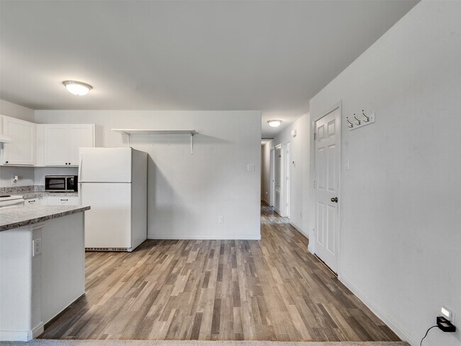 Building Photo - 2029 6th St